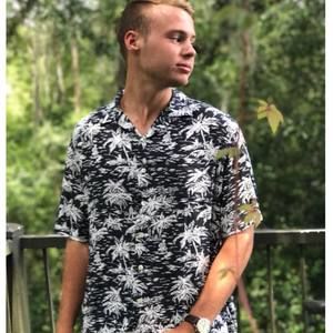 Meet your Posher, Devin